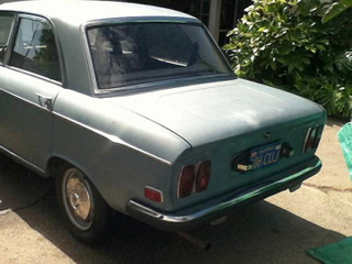 Illustration for article titled For $3,900, Does This 1971 Peugeot 304 Belong Behind Velvet Ropes?